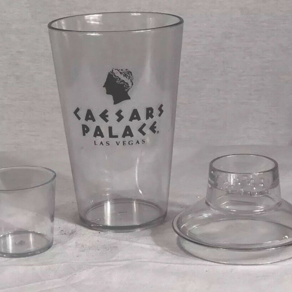 Ceasars Palace Las Vegas Cocktail Shaker Martini - Picture 4 of 4